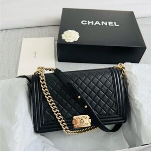 CHANEL MEDIUM BOY BAG BLACK LAMBSKIN W GOLD HARDWARE | AUTHENTIC ✨